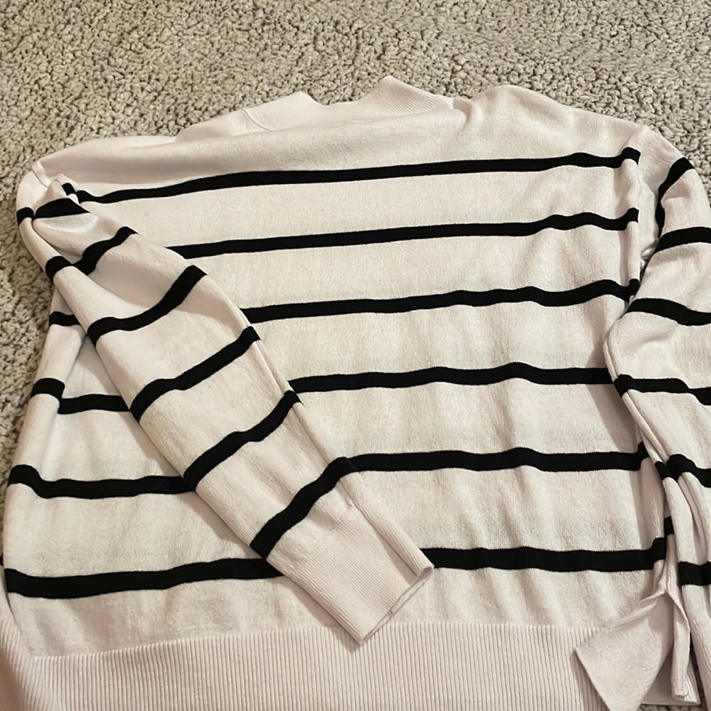 Black and white turtleneck sweater old navy